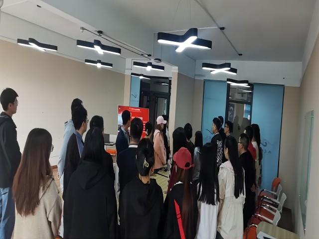 大数据学院学生第一党支部开展“学党史,牢初心”主题党日活动