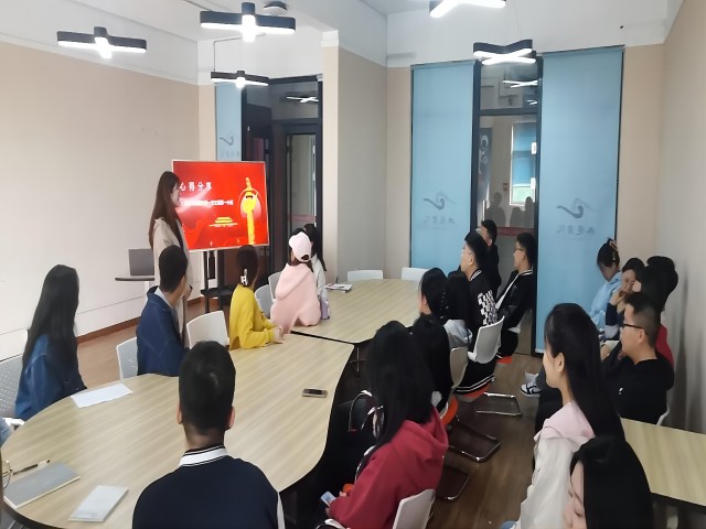 大数据学院学生第一党支部开展“学党史,牢初心”主题党日活动